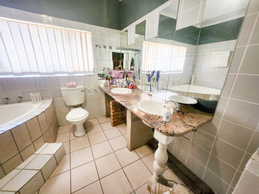 4 Bedroom Property for Sale in Stilfontein Ext 4 North West